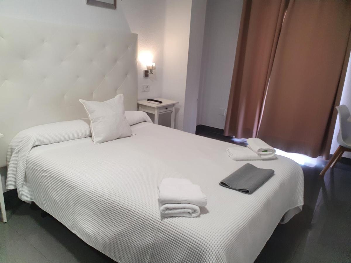 Hostal La Ermita Нерха Экстерьер фото