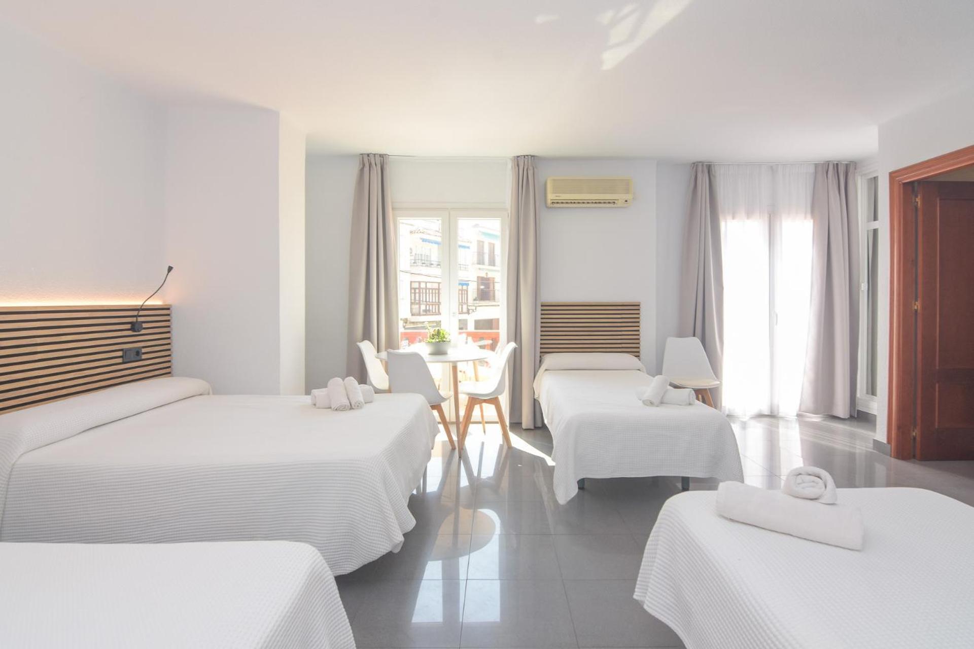 Hostal La Ermita Нерха Экстерьер фото
